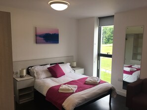 Apartment, 5 Bedrooms | 5 bedrooms, blackout curtains, free WiFi, bed sheets