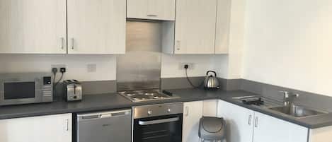 Apartment, 5 Bedrooms | Private kitchen