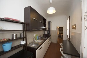 Basic Apartment, 2 Bedrooms | Private kitchenette | Full-size fridge, stovetop, coffee/tea maker, cookware/dishes/utensils - Fiesolana (Florence)