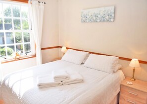 Iron/ironing board, free WiFi, bed sheets - Cambrian House (Gosport)