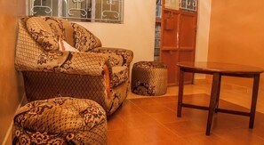 Double or Twin Room, 1 Single Bed, Non Smoking | Interior detail - Apas Splendid Homestay (Nyeri)