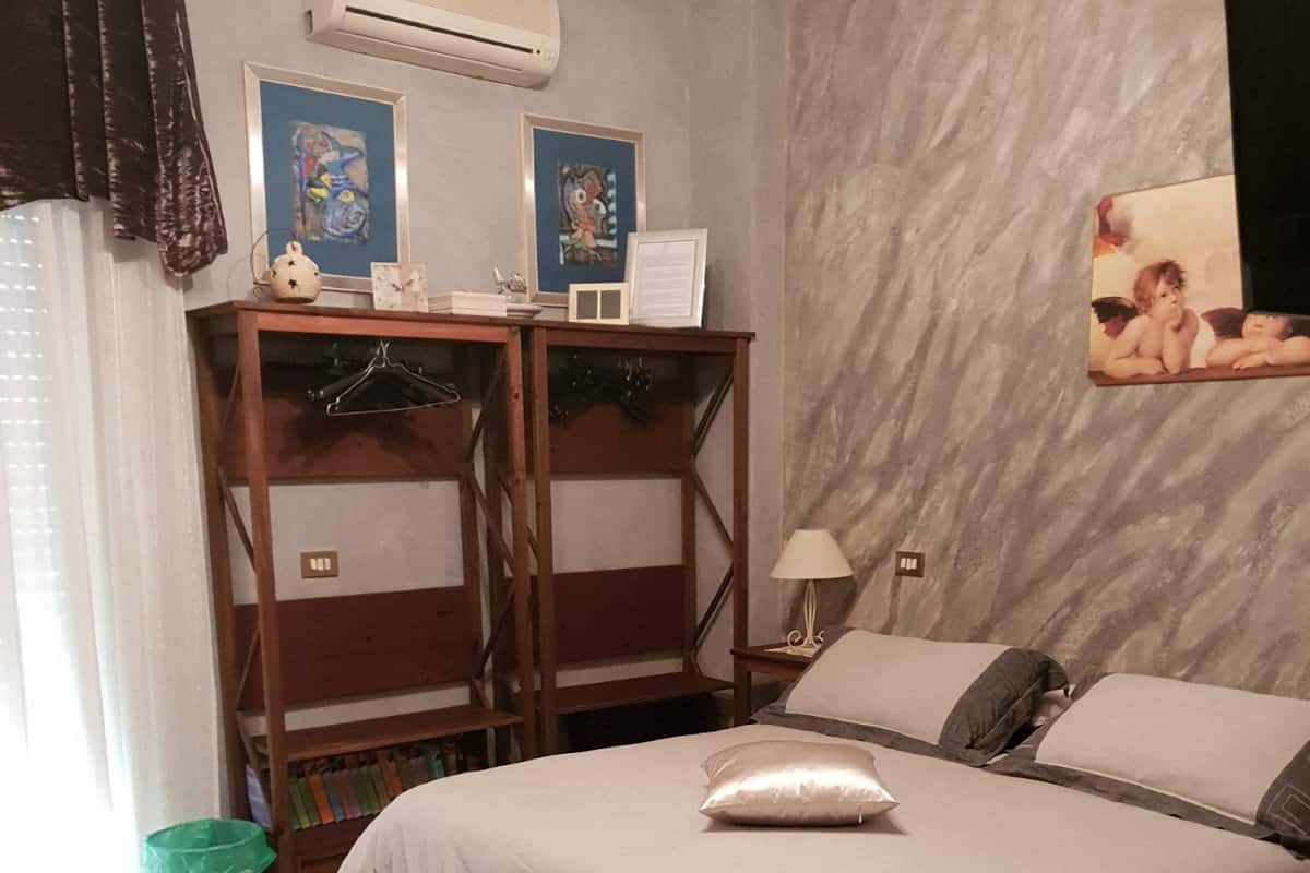 Chambre Triple Deluxe, plusieurs lits, salle de bains attenante | Draps en coton égyptien, literie de qualité supérieure