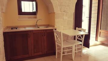 Deluxe Double Room, Private Bathroom (Trullo) | Private kitchenette