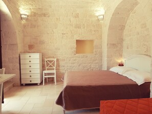 Cubrecamas, wifi gratis y ropa de cama