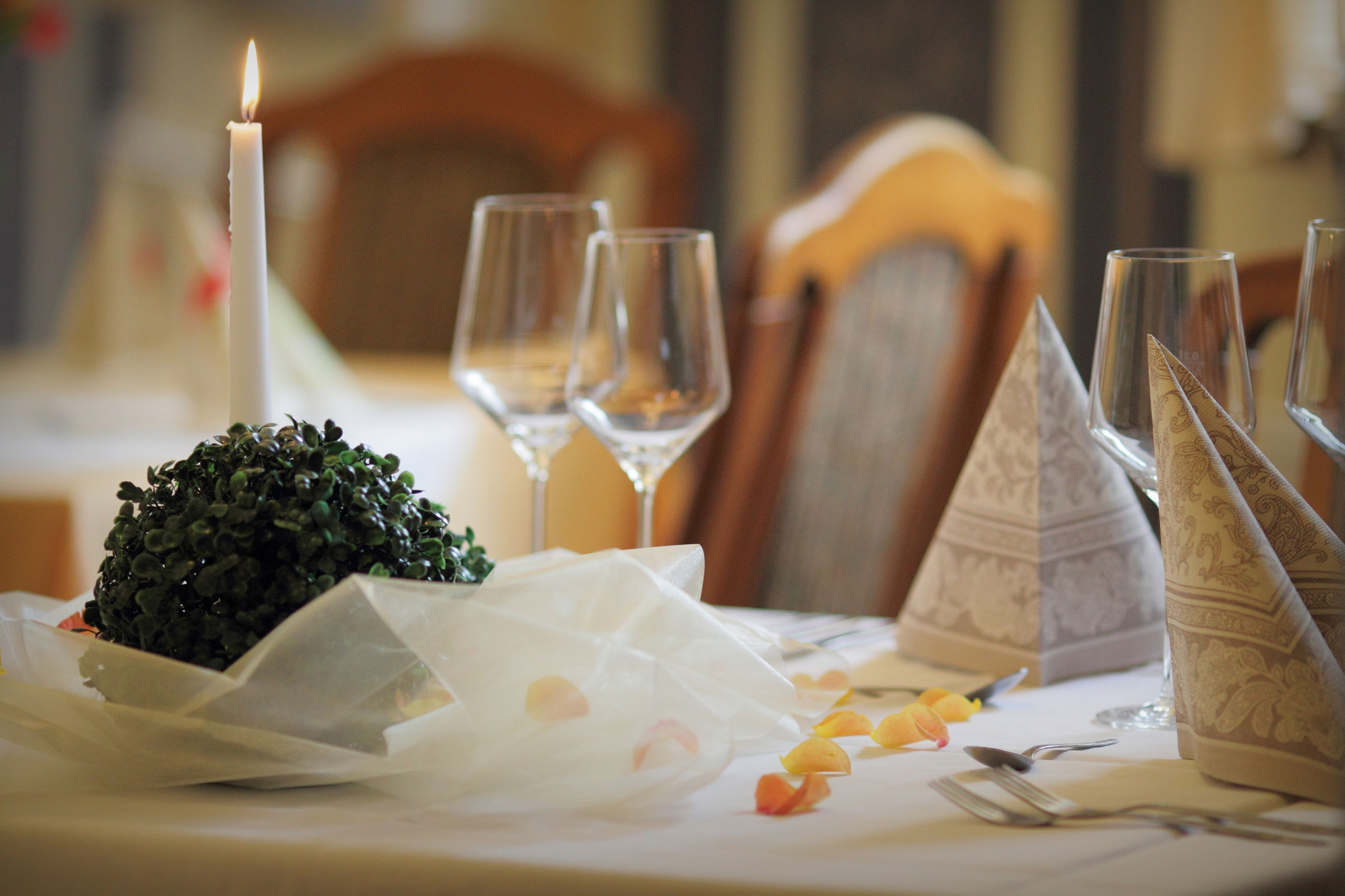 lunch and dinner served, german cuisine