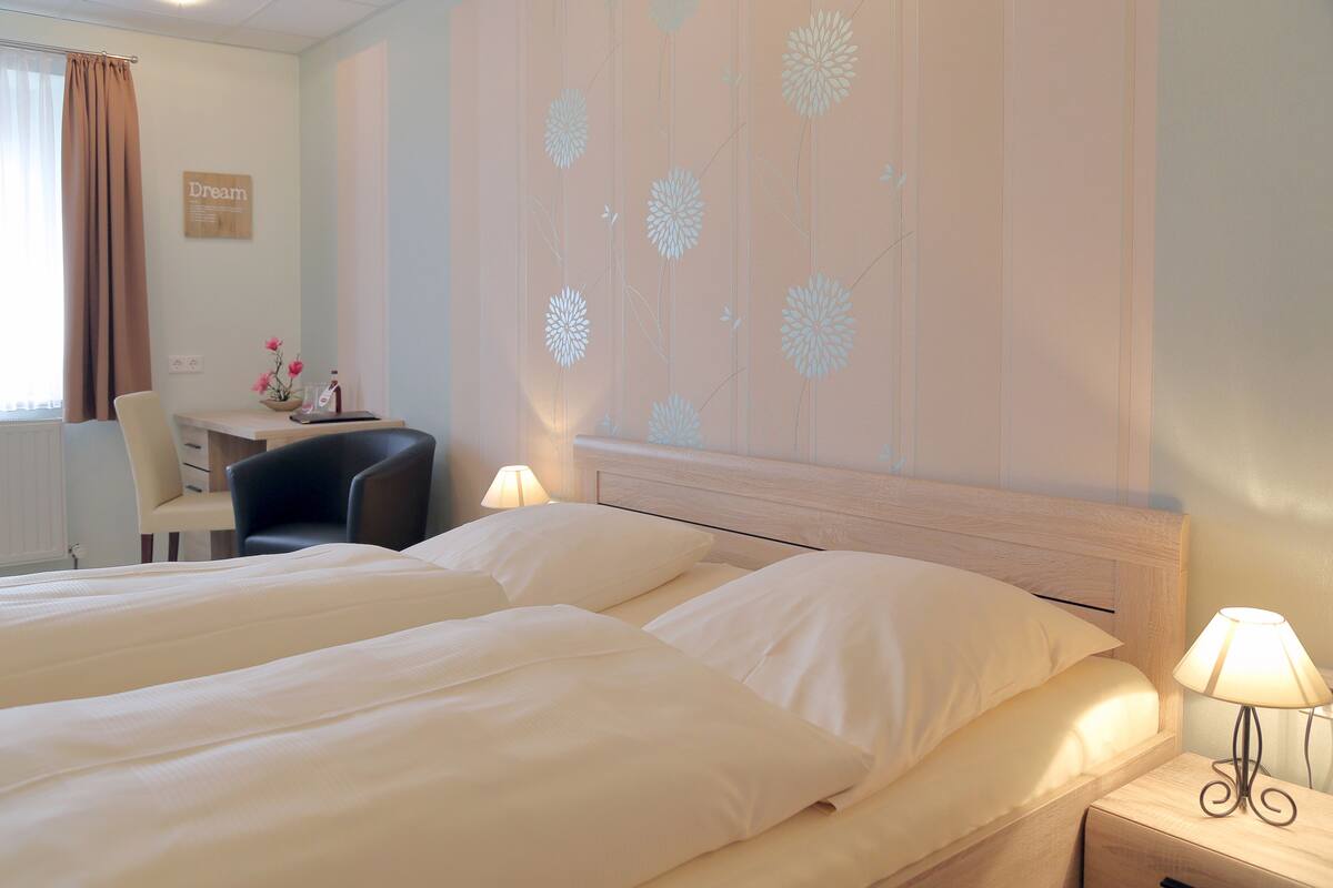 basic condo, multiple beds | 2 bedrooms, free wifi, bed sheets