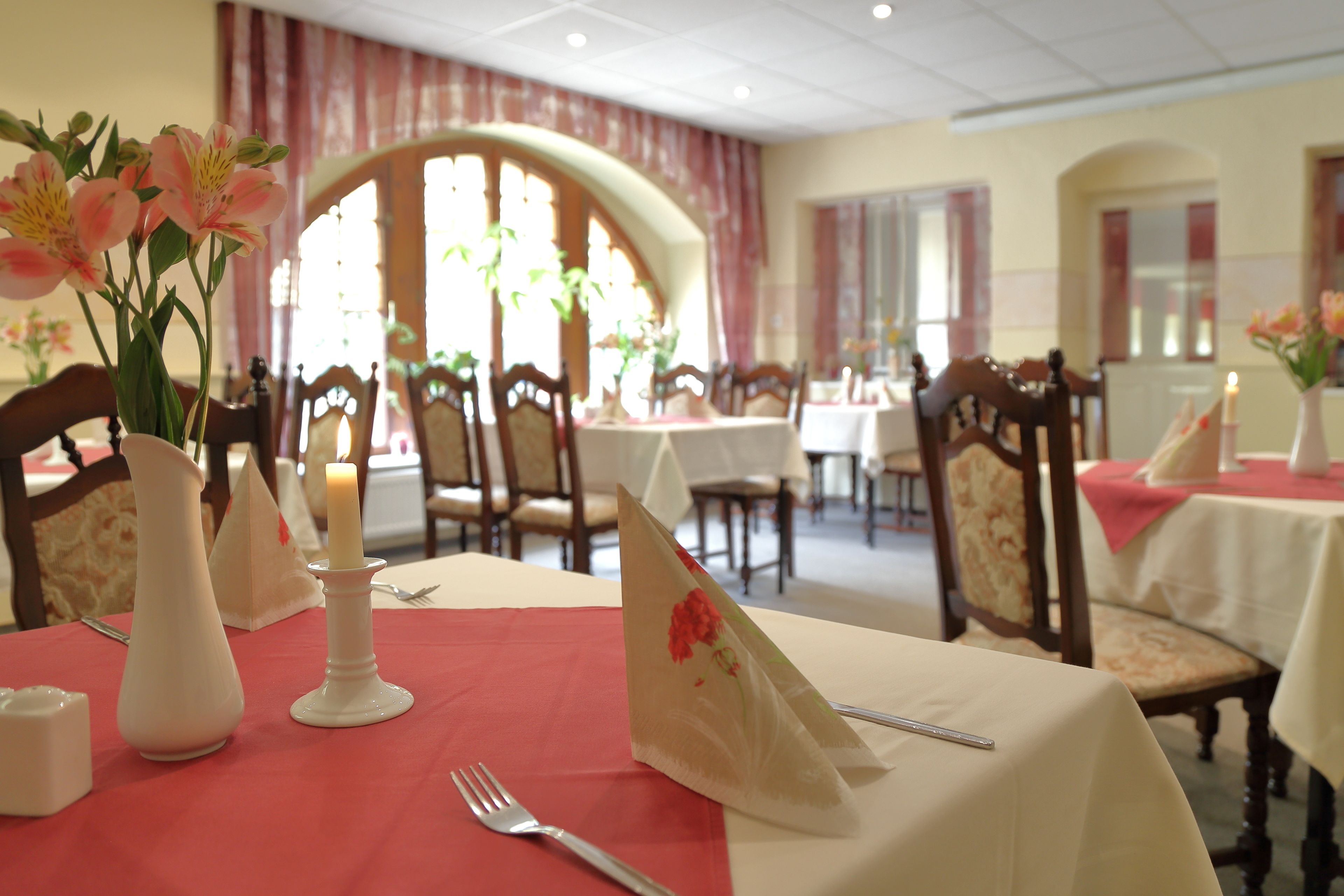 lunch and dinner served, german cuisine