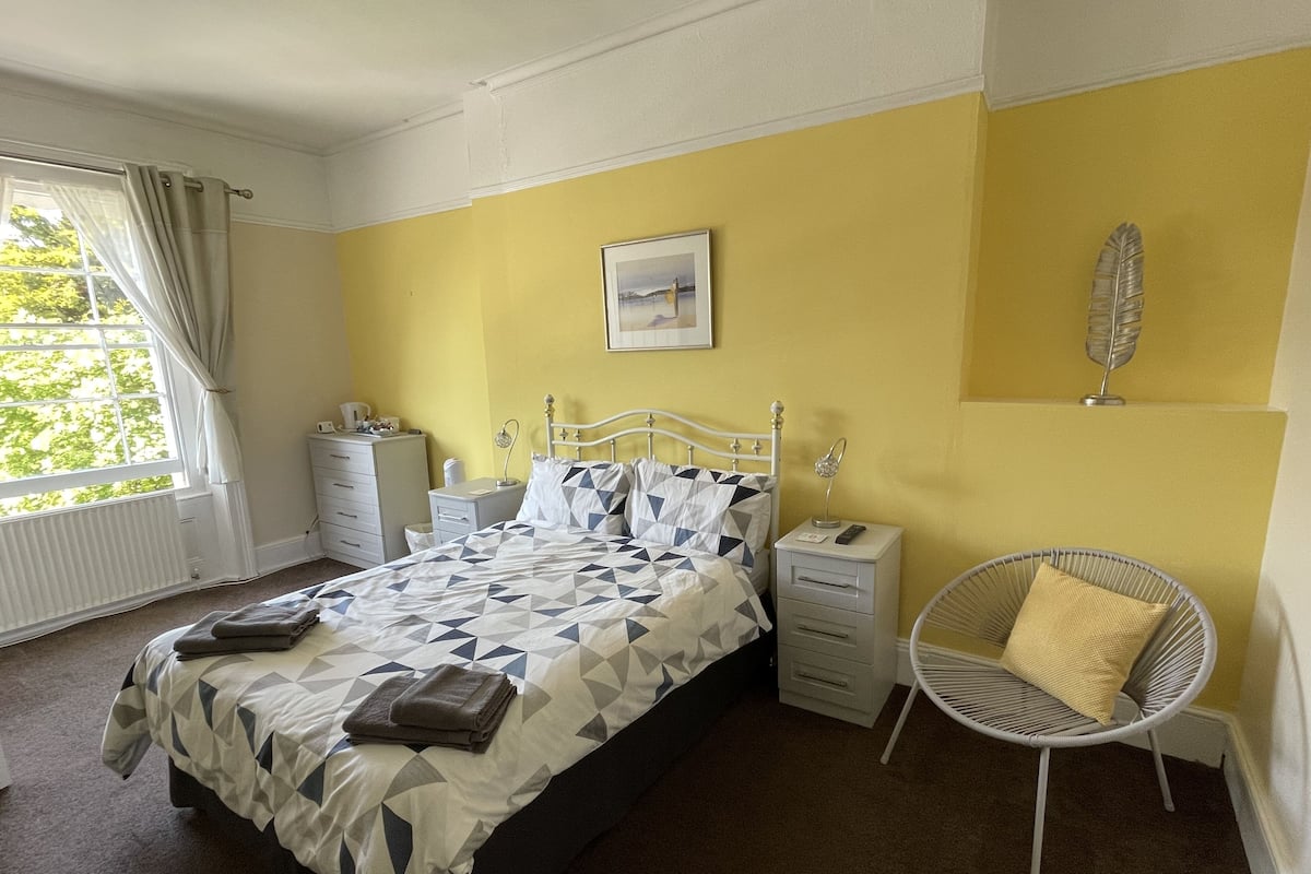 Habitación doble estándar, 1 cama matrimonial | Wifi gratis y ropa de cama