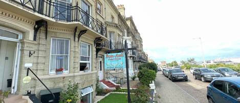 Bagian depan properti