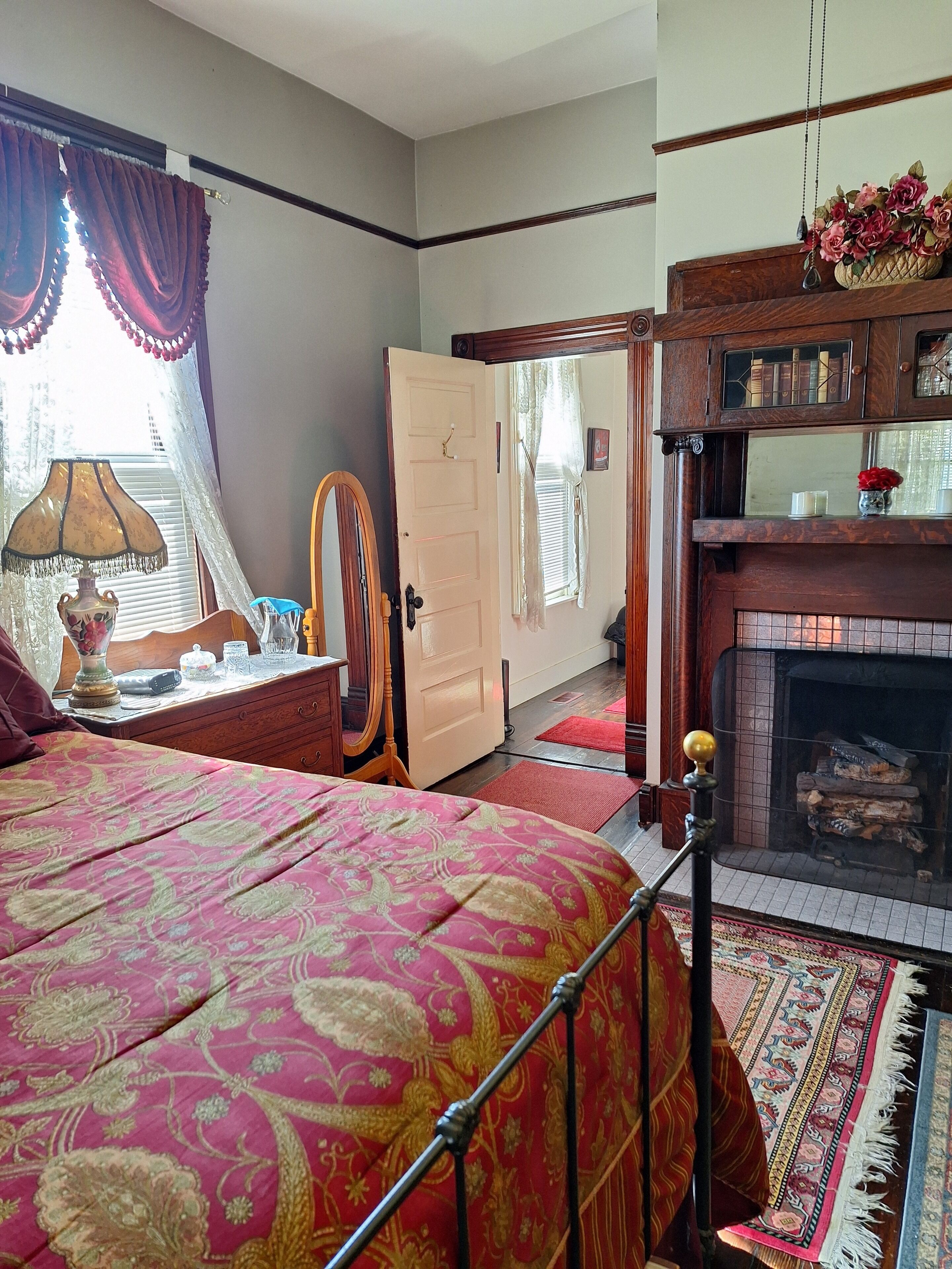 Standaard kamer, 1 queensize bed, niet-roken (Rose Room) | Een strijkplank/strijkijzer, gratis wifi