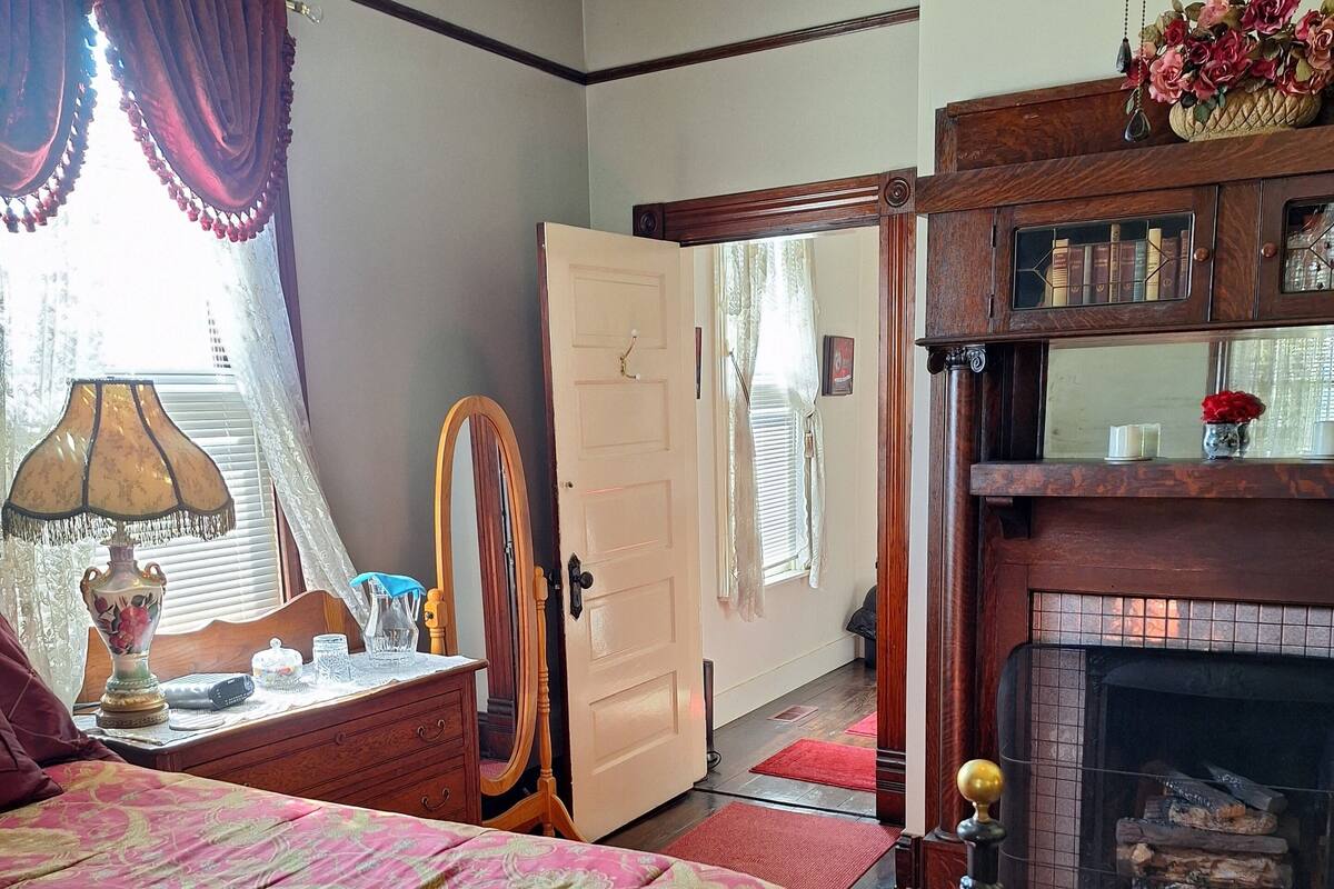 Rom – standard, 1 queensize-seng, ikke-røyk (Rose Room) | Strykejern/-brett og wi-fi (inkludert)