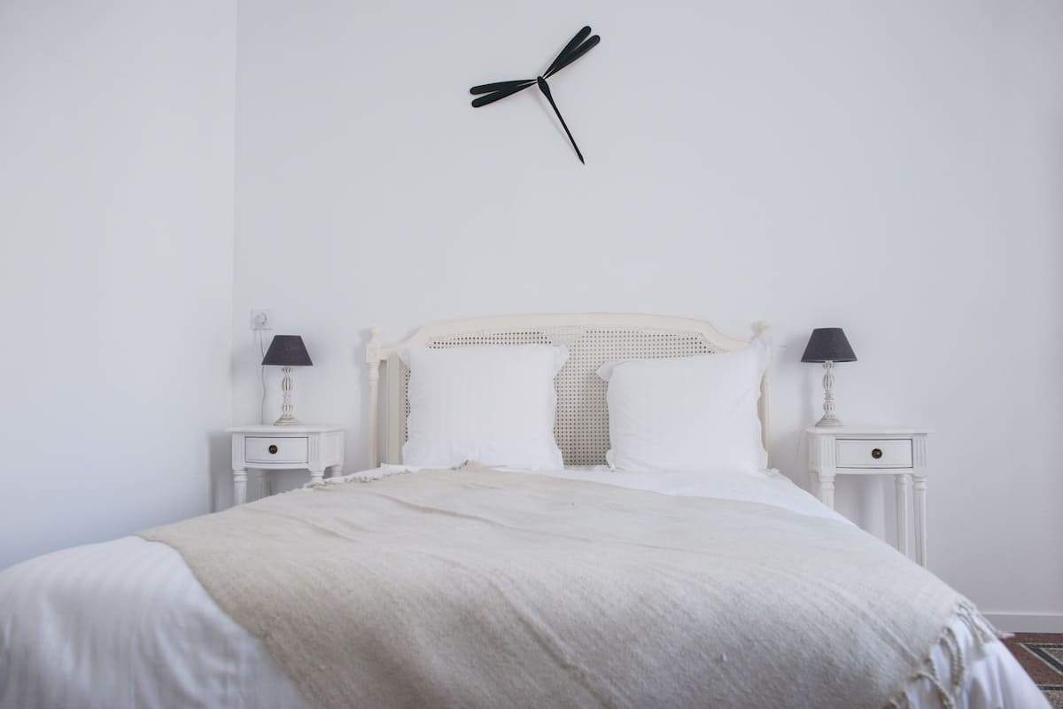 Suíte estúdio (1) | Roupas de cama premium, camas com colchões pillow-top, escrivaninha