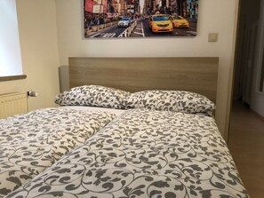 Estudio básico | Tabla de planchar con plancha, wifi gratis y ropa de cama