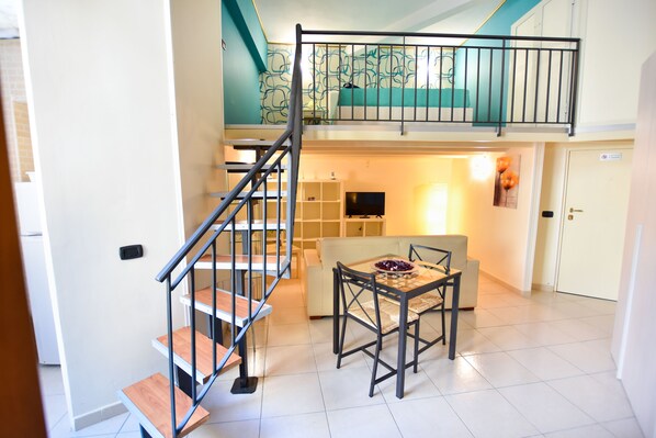 Interior detail - B&B Mary Flower (Naples)