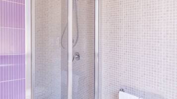 Comfort-Doppel- oder -Zweibettzimmer | Badezimmer