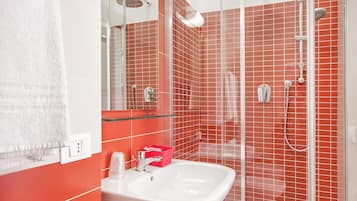 Deluxe Double Room Single Use, Balcony | Bathroom | Shower, rainfall showerhead, free toiletries, hair dryer