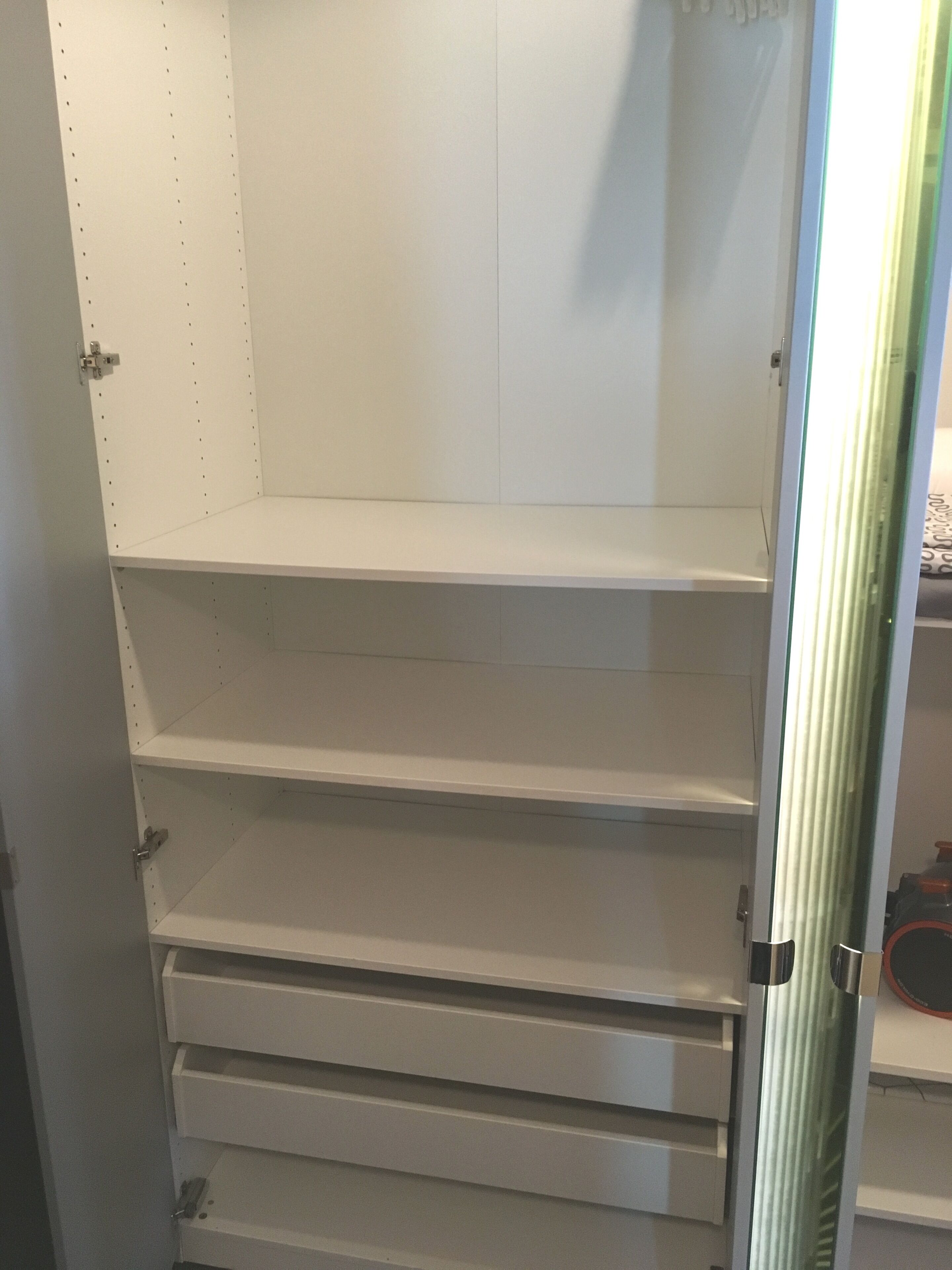 Newstyle | Opholdsområde | 32-tommers fladskærms-tv med kabelkanaler, tv