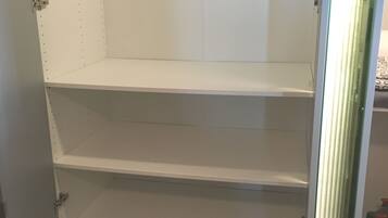 Newstyle | Living area | 32-inch flat-screen TV with cable channels, TV