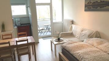 Newstyle | Iron/ironing board, free WiFi, bed sheets