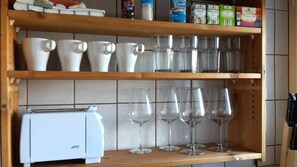 Gardenview | Private kitchen | Fridge, microwave, stovetop, coffee/tea maker - Newstyle (Regensburg)