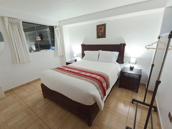 3 habitaciones, tabla de planchar con plancha y wifi gratis 