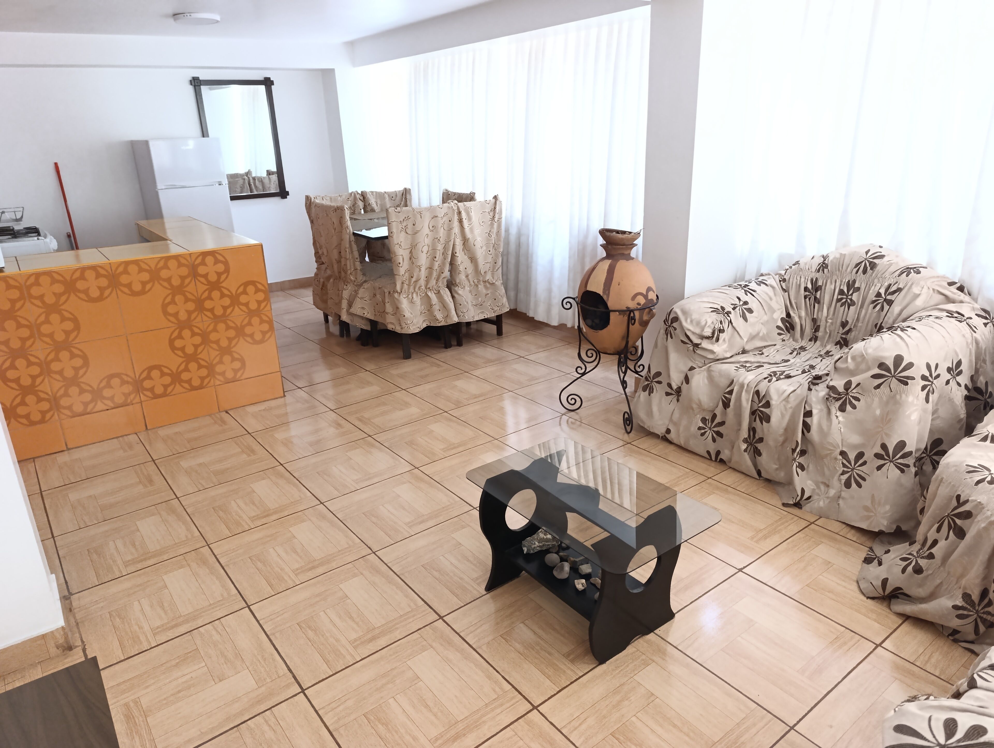 平板电视、DVD 播放器