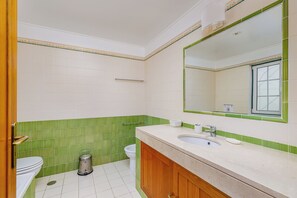 Villa, 2 Bedrooms, Private Pool | Bathroom | Towels - 08 Villa 97 by Herdade de Montalvo (Alcacer do Sal)