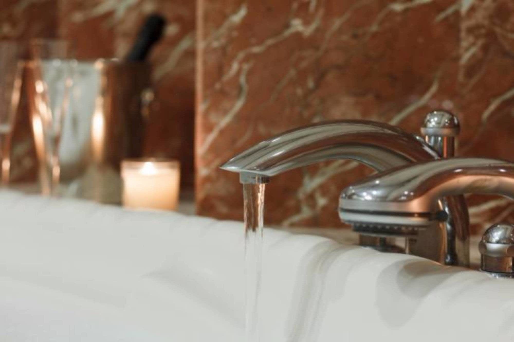 suite (new area) | bathroom | free toiletries, hair dryer, bidet, towels