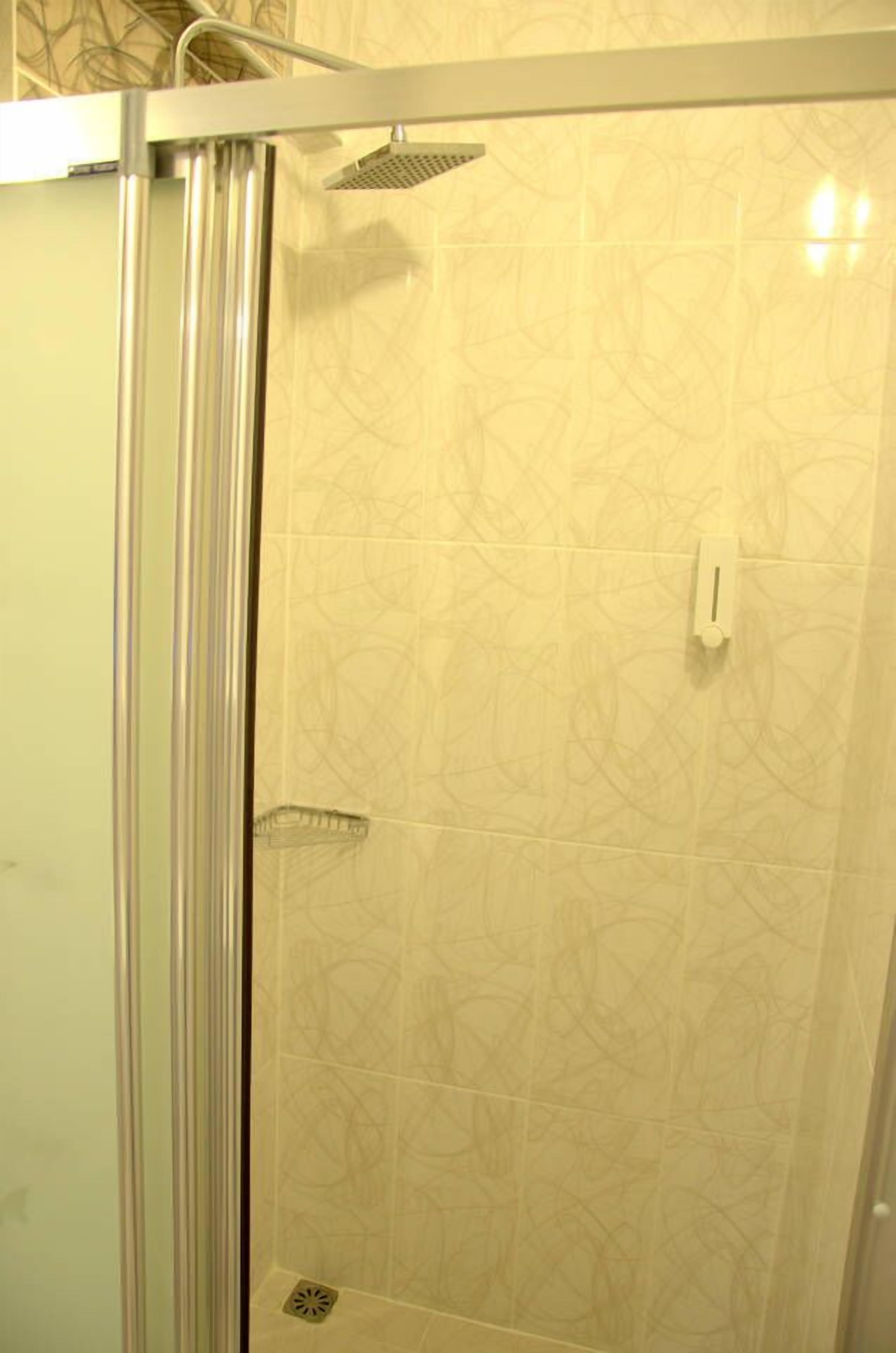 Appartement | Badkamer met douche