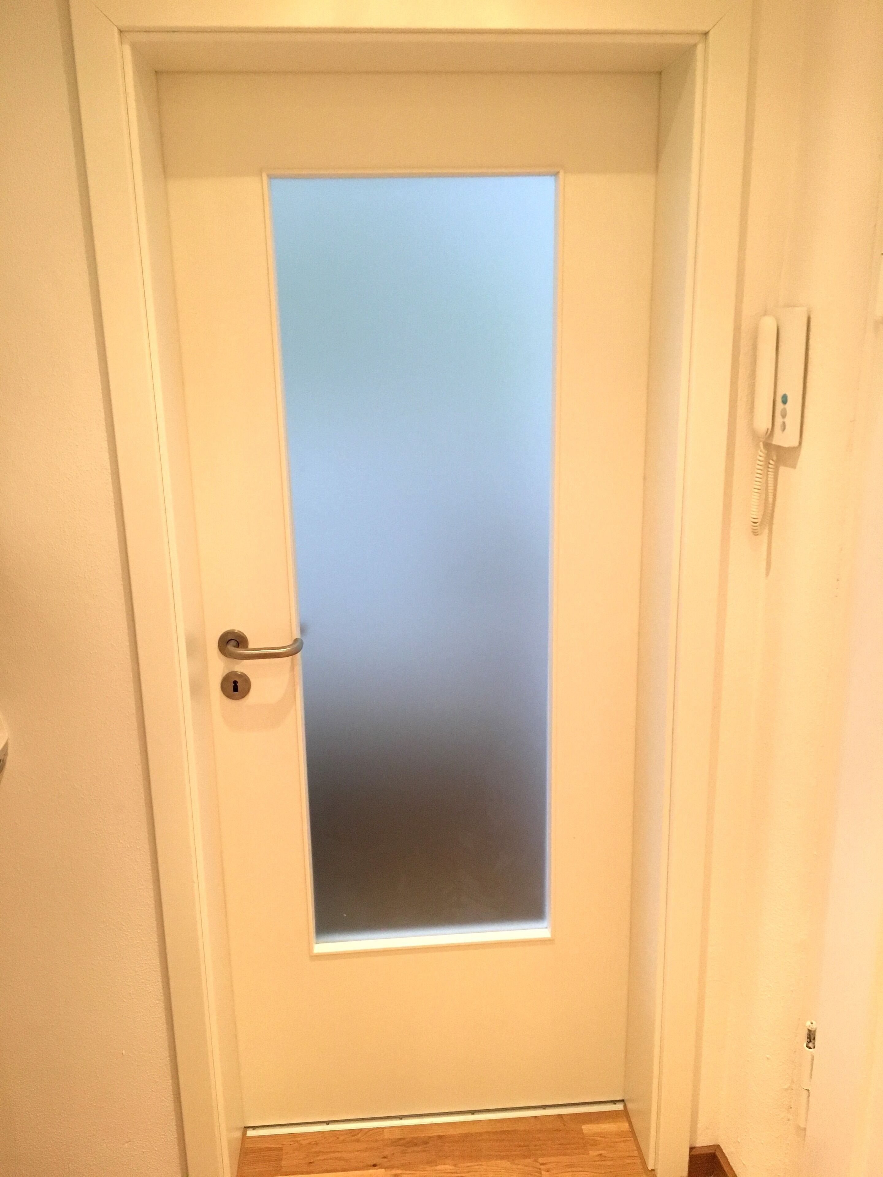 Basic-studiolejlighed | Opholdsområde | 32-tommers fladskærms-tv med kabelkanaler, tv