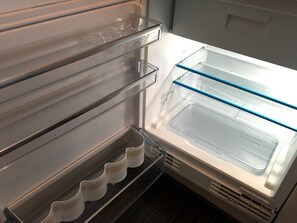 Basic Studio | Private kitchen | Fridge, microwave, stovetop, electric kettle - Business Apartment (Regensburg)