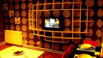 Studio | Living room | LCD TV