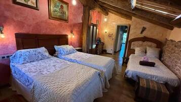 4 slaapkamers, een strijkplank/strijkijzer, internet, beddengoed