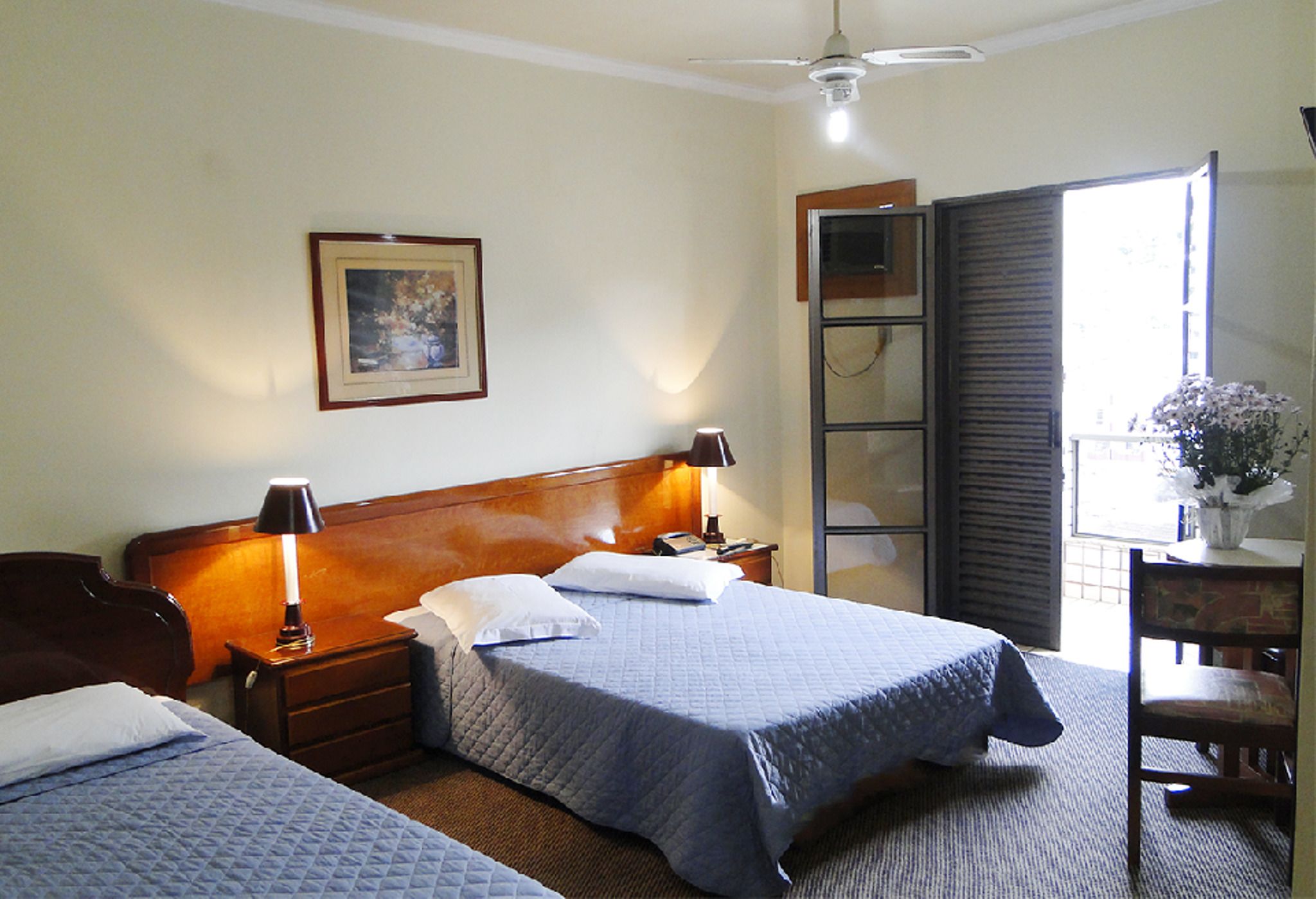 minibar, free wifi, bed sheets