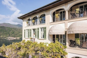 Front of property - Villa Antica Colonia (Pettenasco)