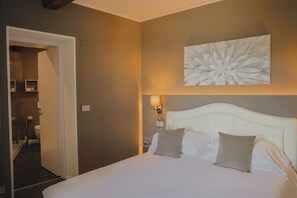 1 bedroom, down comforters, memory foam beds, in-room safe - Villa Antica Colonia (Pettenasco)