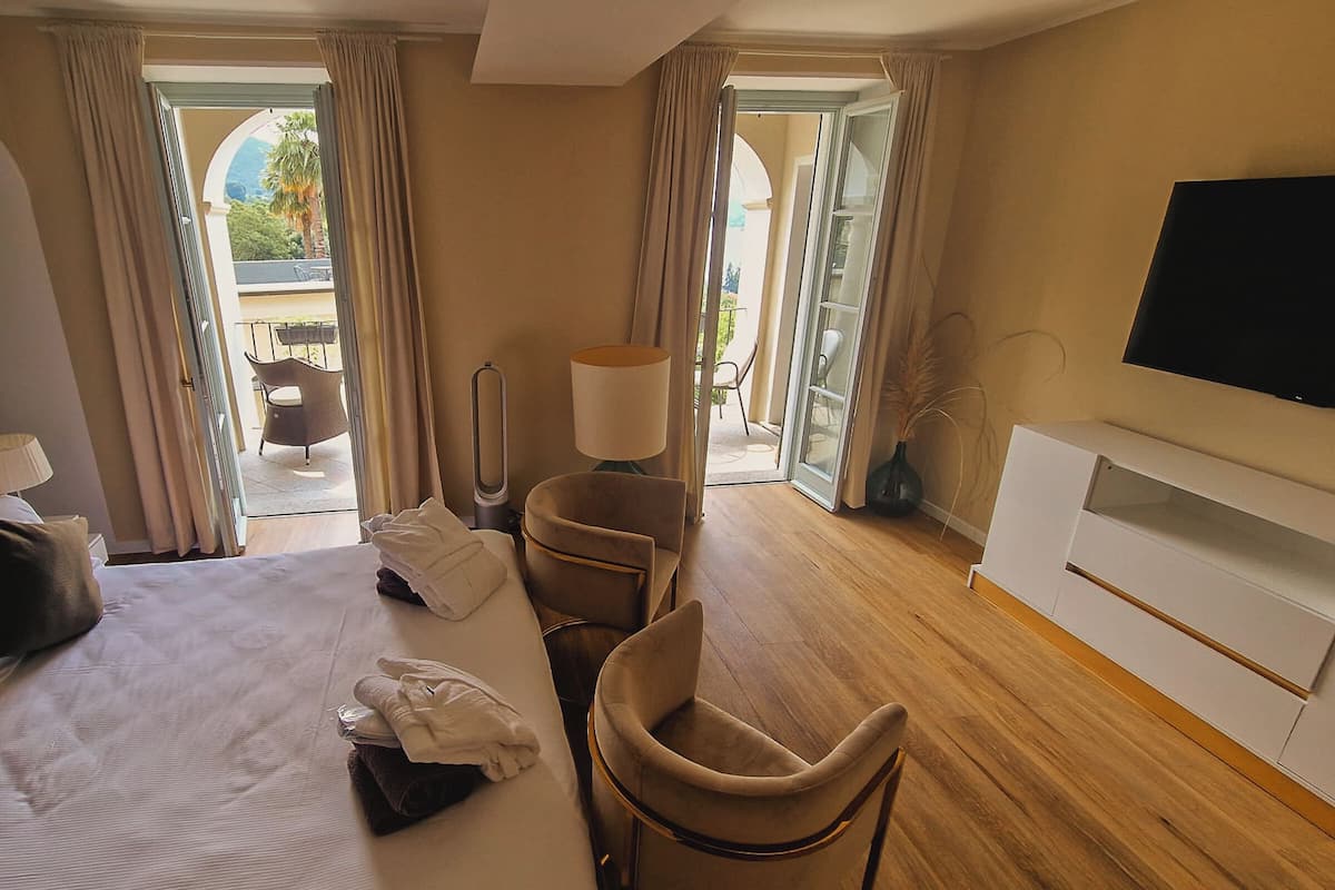 Classic Apartment, 1 Bedroom, Balcony, Lake View | 1 bedroom, down comforters, memory foam beds, in-room safe