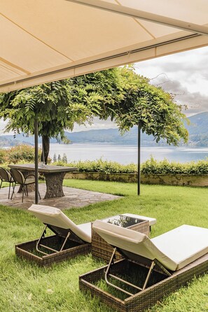 Exclusive Apartment, 1 King Bed, Lake View, Garden Area | Terrace/patio - Villa Antica Colonia (Pettenasco)