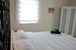 公寓 | 办公桌、免费 WiFi