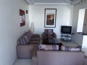 Apartemen, 2 kamar tidur | Area keluarga | TV layar datar