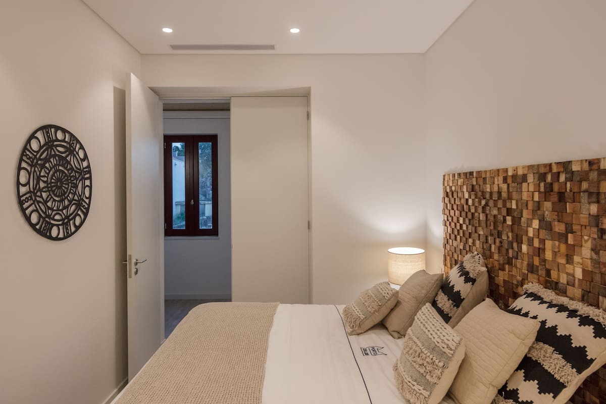 Deluxe Suite (1T) | Premium bedding, free WiFi, individually decorated
