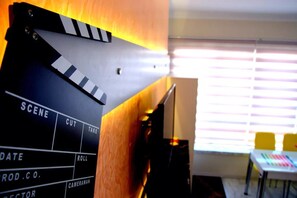 Apartment, Non Smoking | Living area | LCD TV, fireplace - Konukevim Mesrutiyet Large Studio 1 (Ankara)