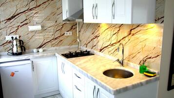 Comfort Studio | Private kitchenette | Fridge, electric kettle