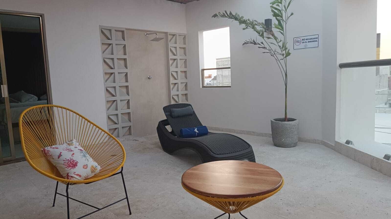 family studio suite | terrace/patio