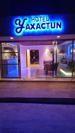 Property entrance - Hotel Yaxactun (Progreso)