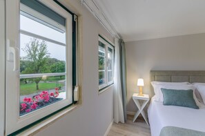 Habitación estándar doble, 1 cama de matrimonio, vistas al jardín | Vistas al jardín