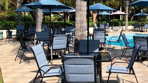 Poolside bar - The Lorian Club (Yautepec)