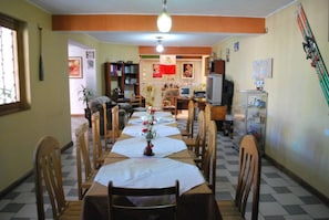Free daily full breakfast