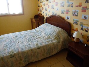 3 chambres, fer et planche à repasser, Wi-Fi gratuit, draps fournis