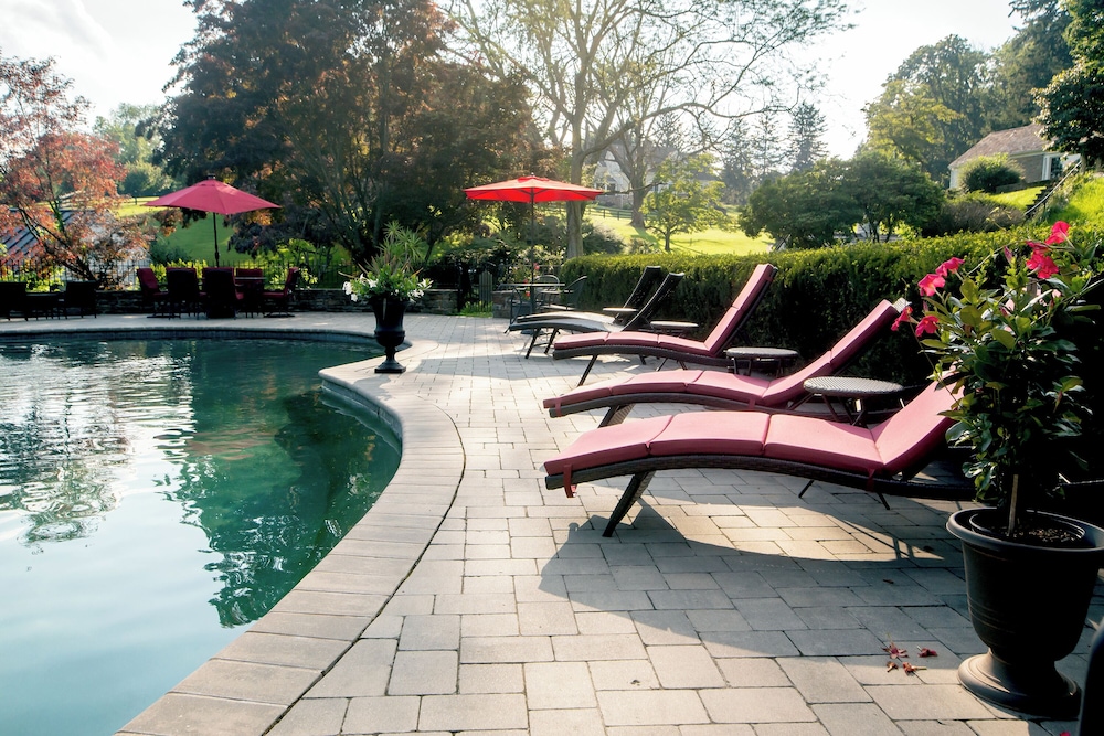 Inn at Whitewing Farm by null